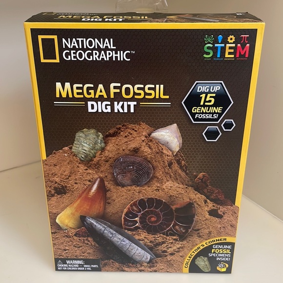 National Geographic Mega Fossil Kit Dig up 15 Genuine fossils (STEM) - Picture 1 of 6
